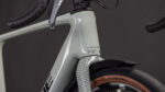 CUBE NUROAD HYBRID C:62 RACE 400X FE REEDBEIGE BLACK 2026 - Imagen 6