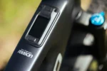MEGAMO REASON AL 07 BLACK Avinox M2S 2027 - Imagen 2