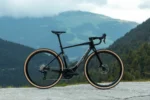 Bicicleta Eléctrica Megamo UPON 20 2027 Carretera Carbono Shimano 105 Black - Imagen 2