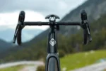 Bicicleta Eléctrica Megamo UPON 20 2027 Carretera Carbono Shimano 105 Black - Imagen 4