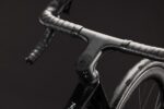Cube Attain C:62 SLT carbon´n´white 2027 - Imagen 2