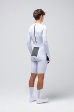 Detalle del mono Gobik Mach TT Steel hombre
