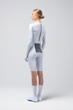 Detalle del mono Gobik Mach TT Steel mujer