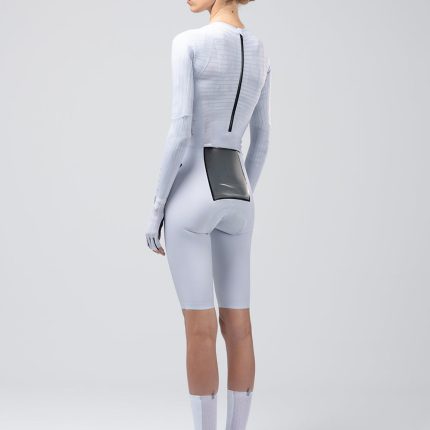 Detalle del mono Gobik Mach TT Steel mujer