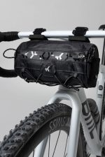 Detalle de la bolsa de manillar Gobik Wander True Black