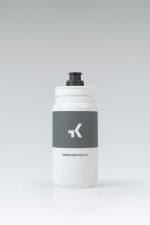 Detalle del bidón de ciclismo Gobik Fly Cloud 550 ml