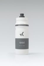 Detalle del bidón de ciclismo Gobik Fly Cloud 750 ml