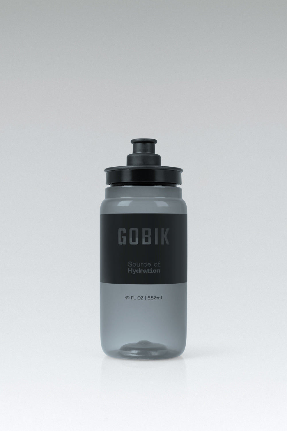 Gobik Fly Smoked 550 ml bidón de ciclismo en detalle